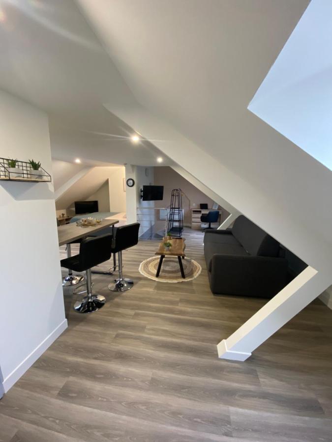 Studio Spacieux Et Elegant Au Coeur De Bourbourg - Gare A Proximite Exterior photo